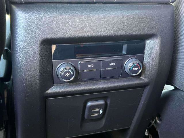 Used 2022 Chevrolet Traverse LT image 12