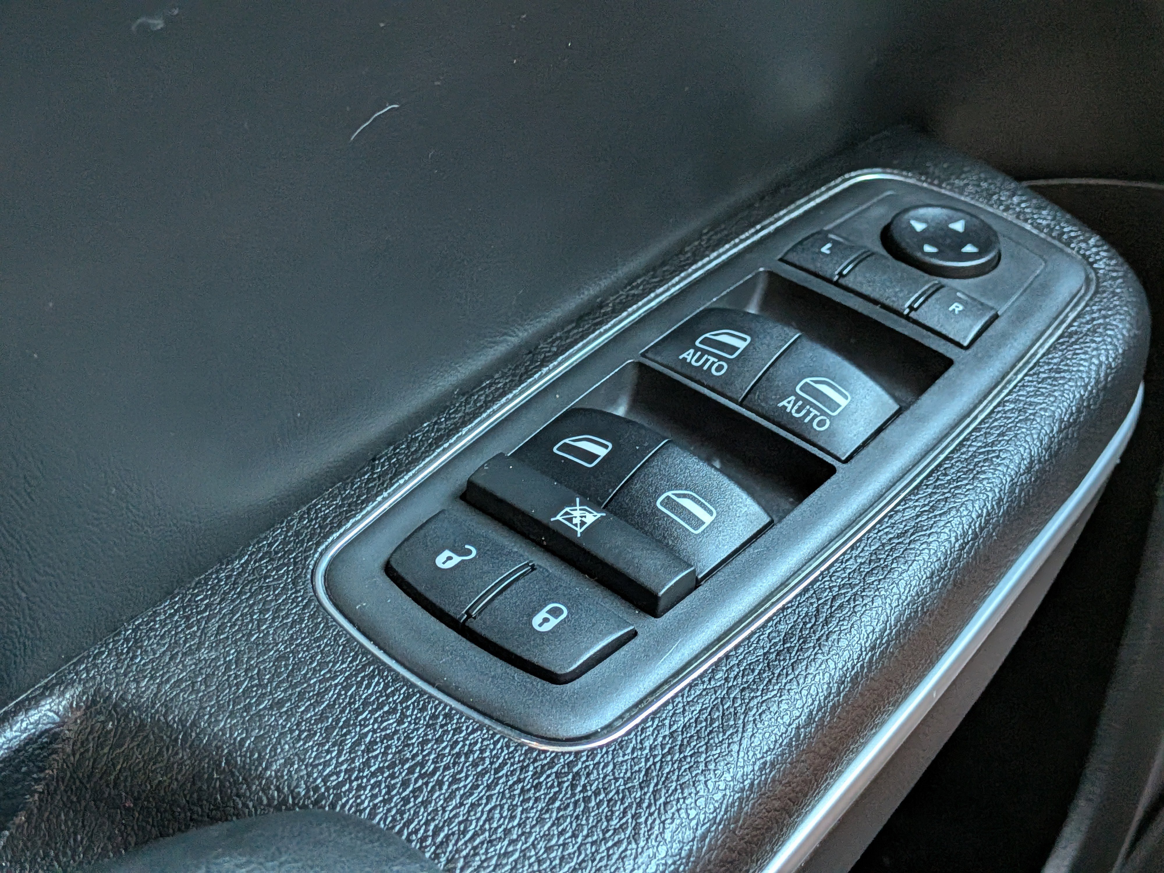 Used 2019 Chrysler 300 S image 21