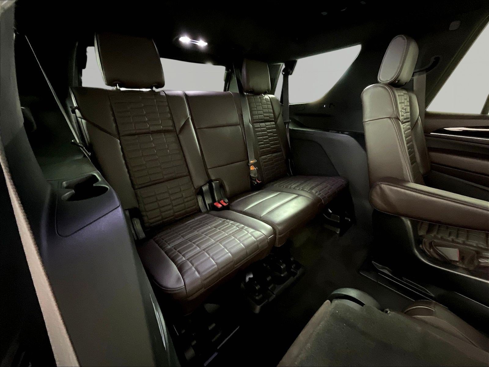 Used 2022 Cadillac Escalade Premium Luxury Platinum w/ LPO, Radiant Package AWD/4WD image 26