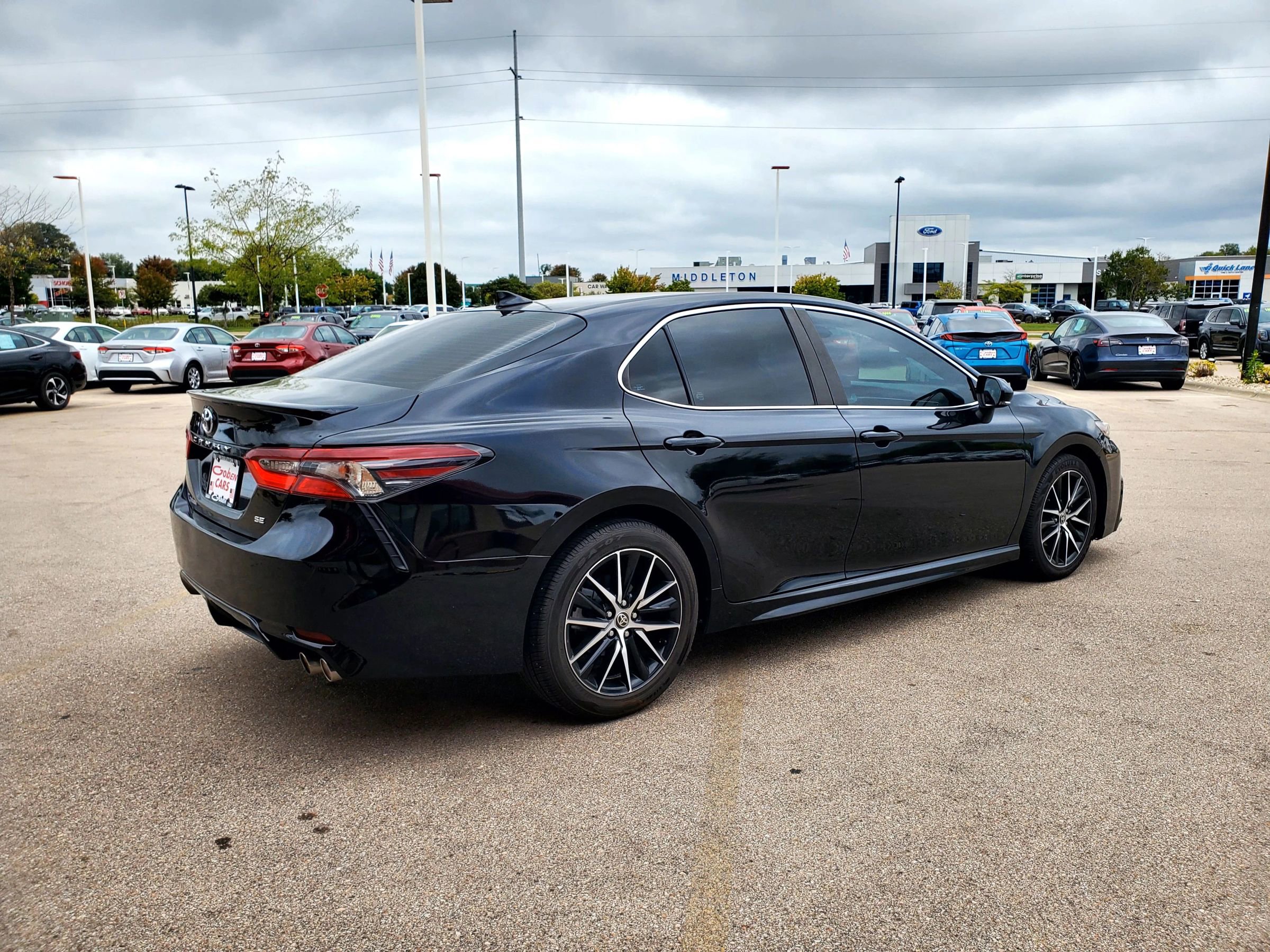 Used 2022 Toyota Camry SE image 5
