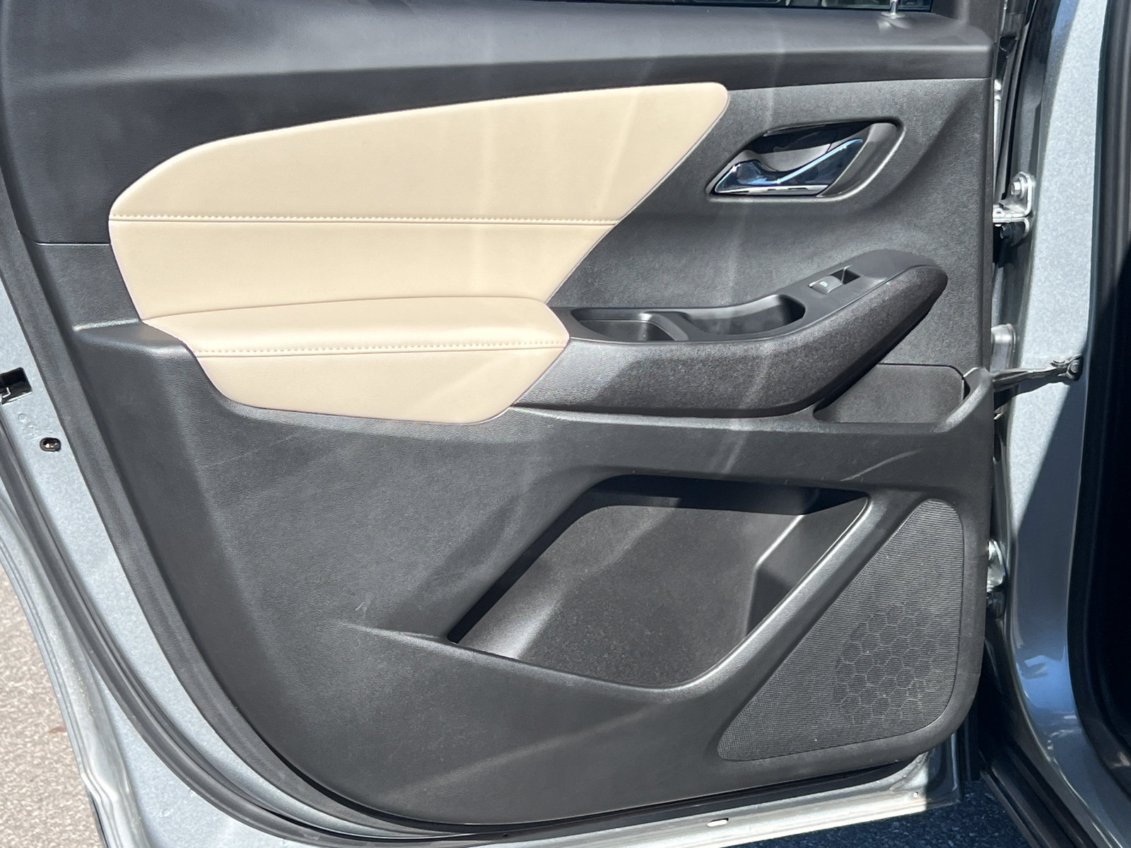 Used 2024 Chevrolet Traverse LS w/ Safety Package FWD image 38