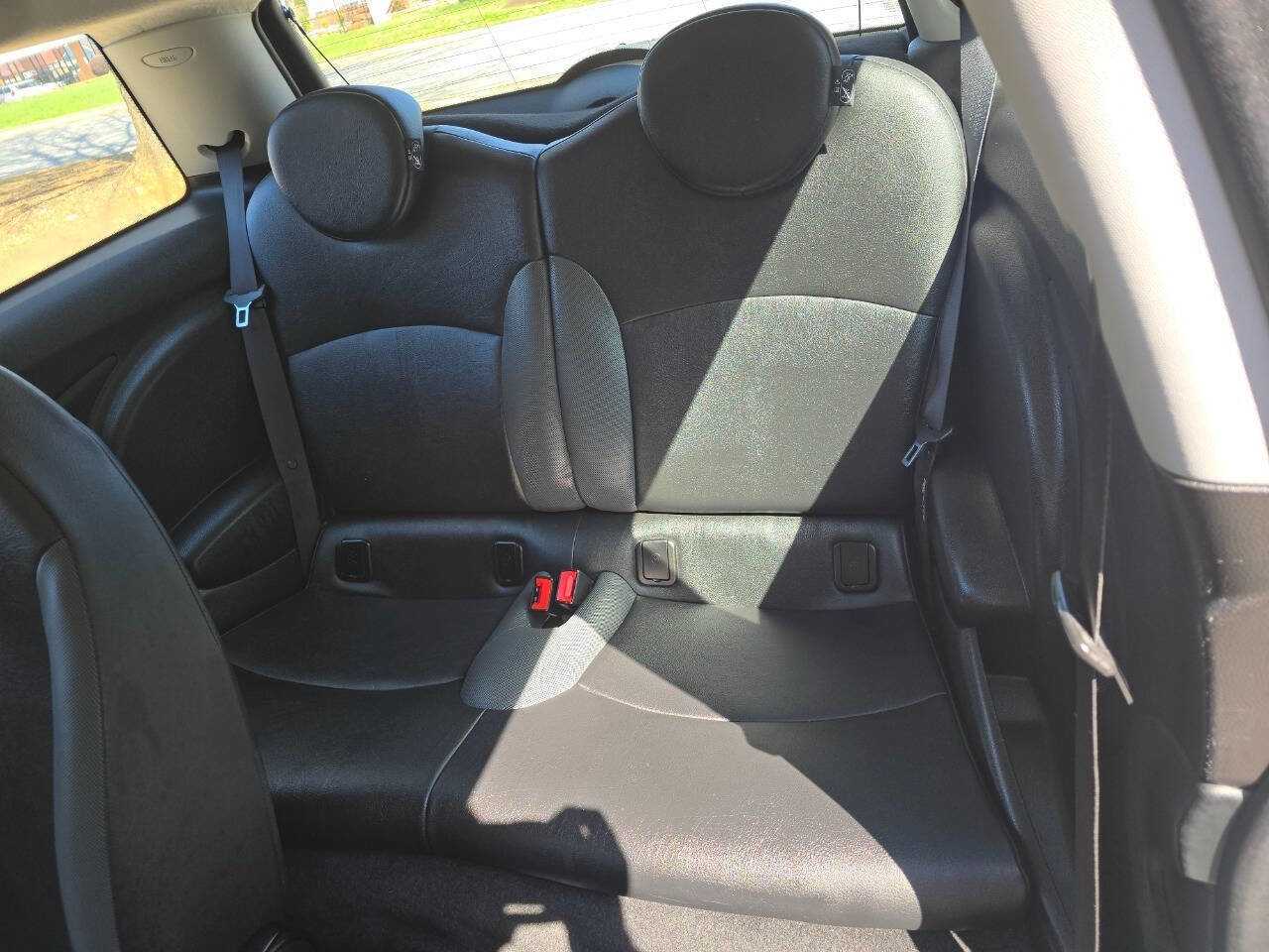 Used 2010 MINI Cooper Hardtop image 10