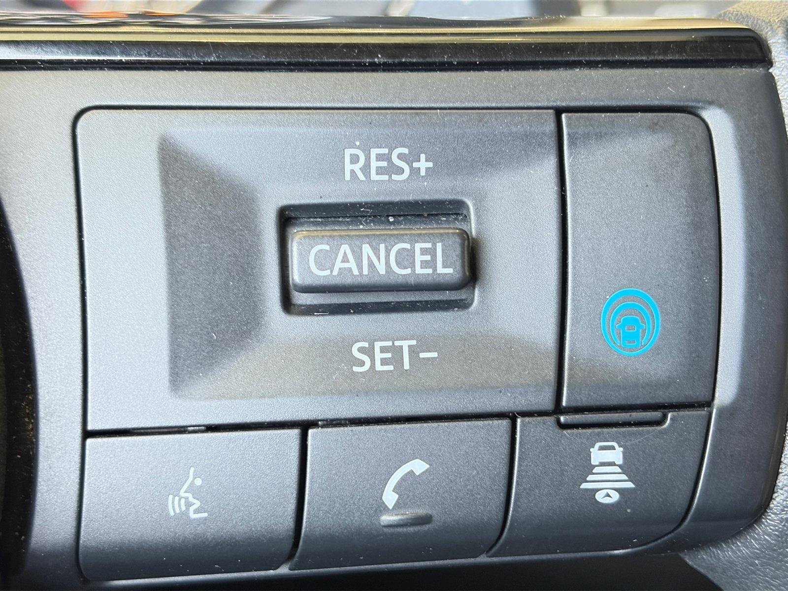 Used 2023 Nissan Rogue SV FWD image 26