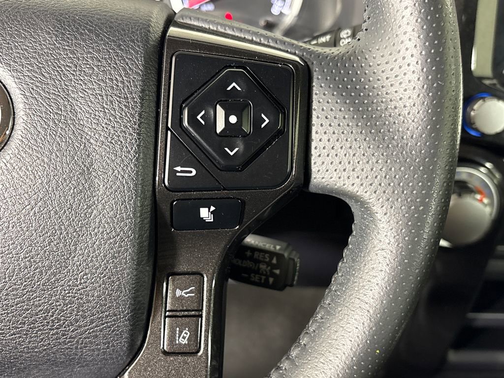 Used 2022 Toyota 4Runner TRD Off-Road AWD/4WD image 19