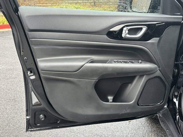 New 2026 Jeep Compass Latitude image 11