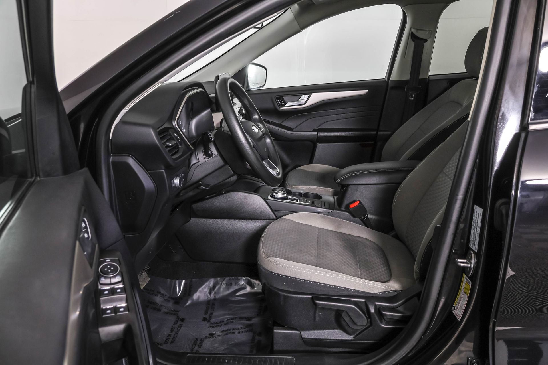 Used 2021 Ford Escape SE image 7