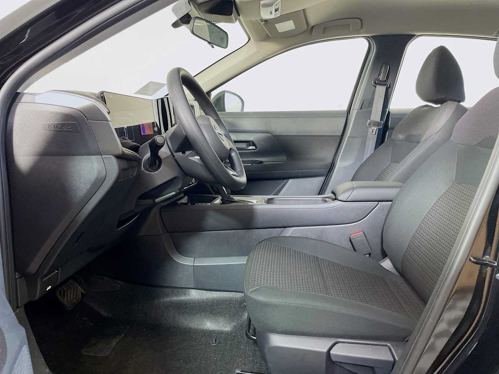 Used 2025 Nissan Kicks S AWD/4WD image 4