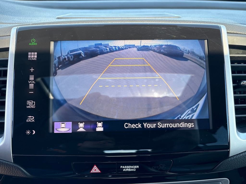 Used 2016 Honda Pilot Touring image 32