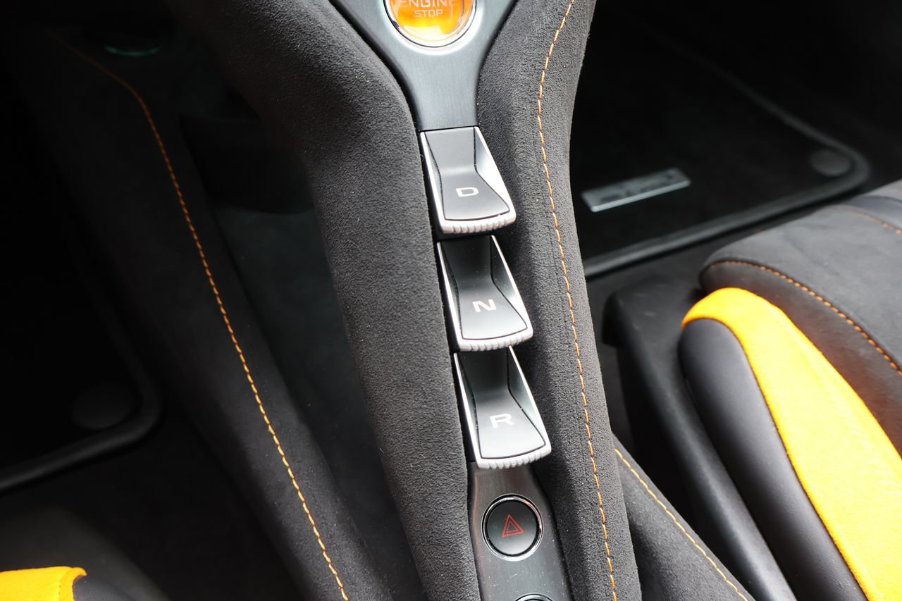 Used 2025 McLaren 750S Spider RWD image 26