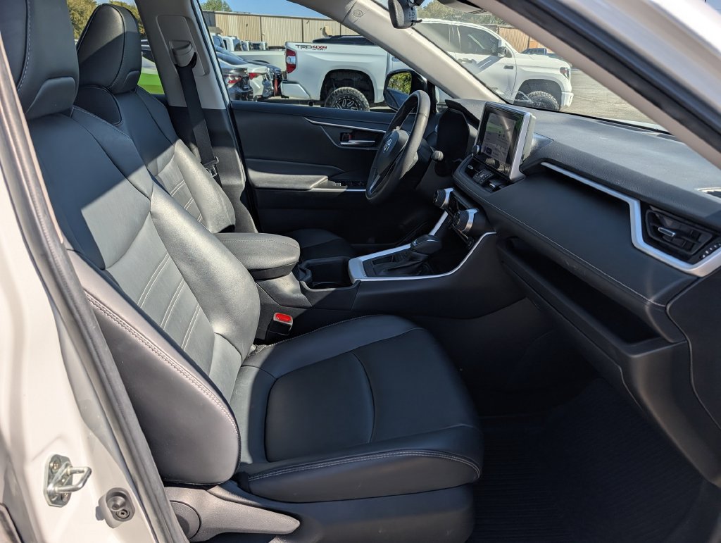 Used 2023 Toyota RAV4 XLE Premium FWD image 33