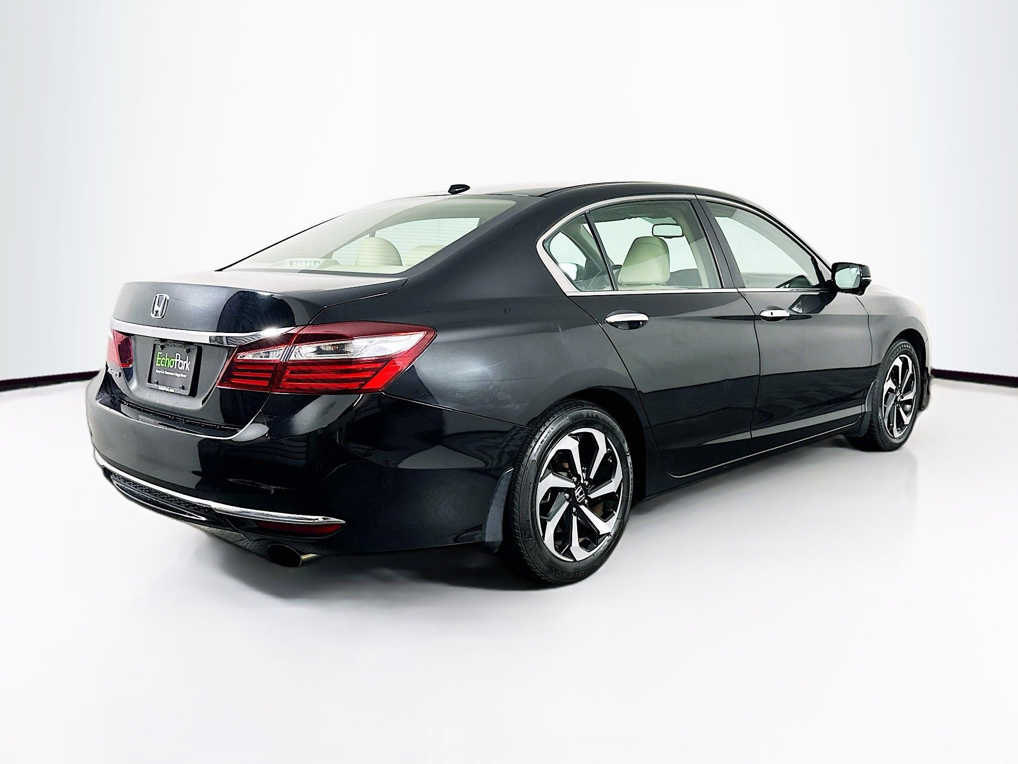 Used 2017 Honda Accord EX-L image 9