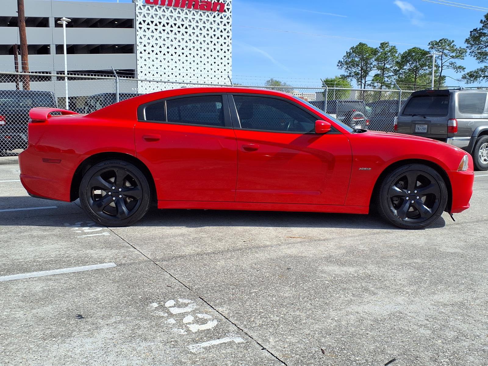 Used 2014 Dodge Charger R/T w/ Blacktop Package image 25