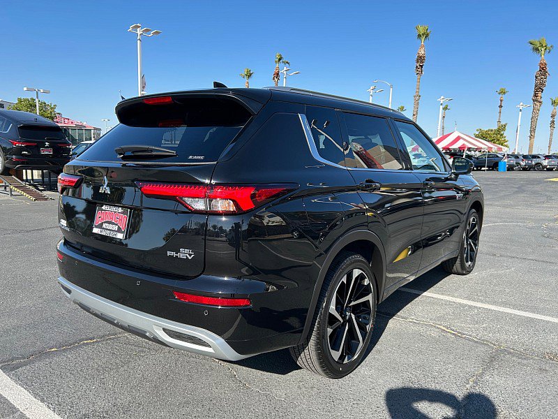 New 2025 Mitsubishi Outlander SEL image 3