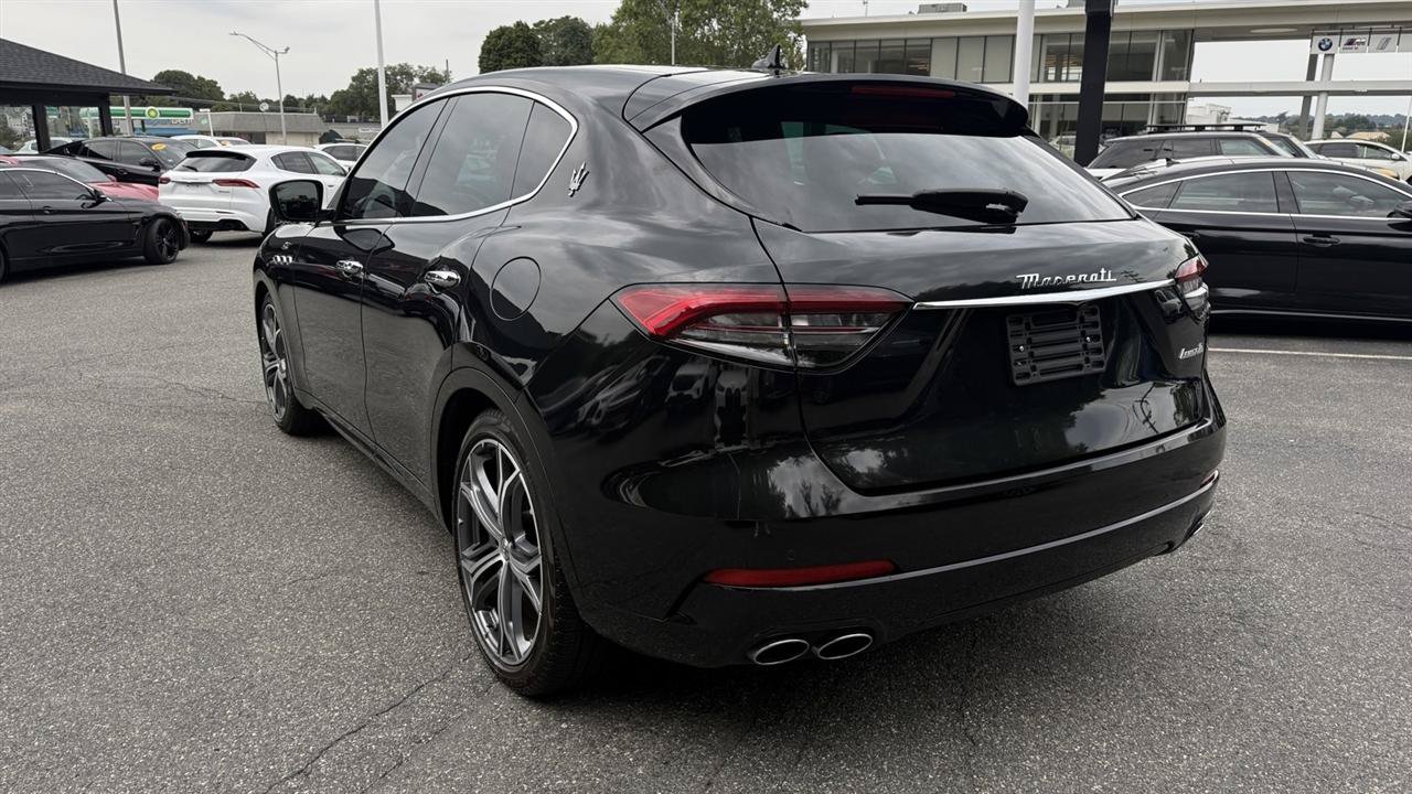Used 2023 Maserati Levante GT AWD/4WD image 13