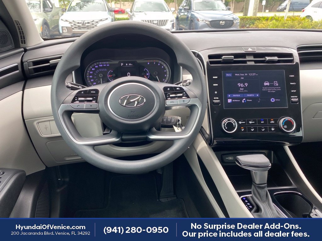 Used 2024 Hyundai Tucson SE AWD/4WD image 2