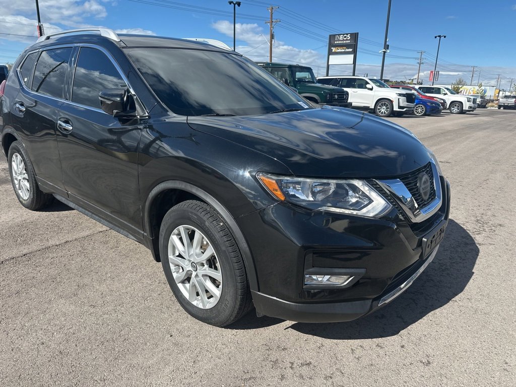 Used 2018 Nissan Rogue SV image 3