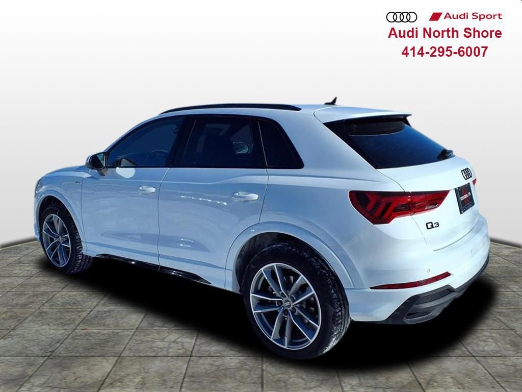 Used 2025 Audi Q3 2.0T Premium w/ Convenience Package image 4