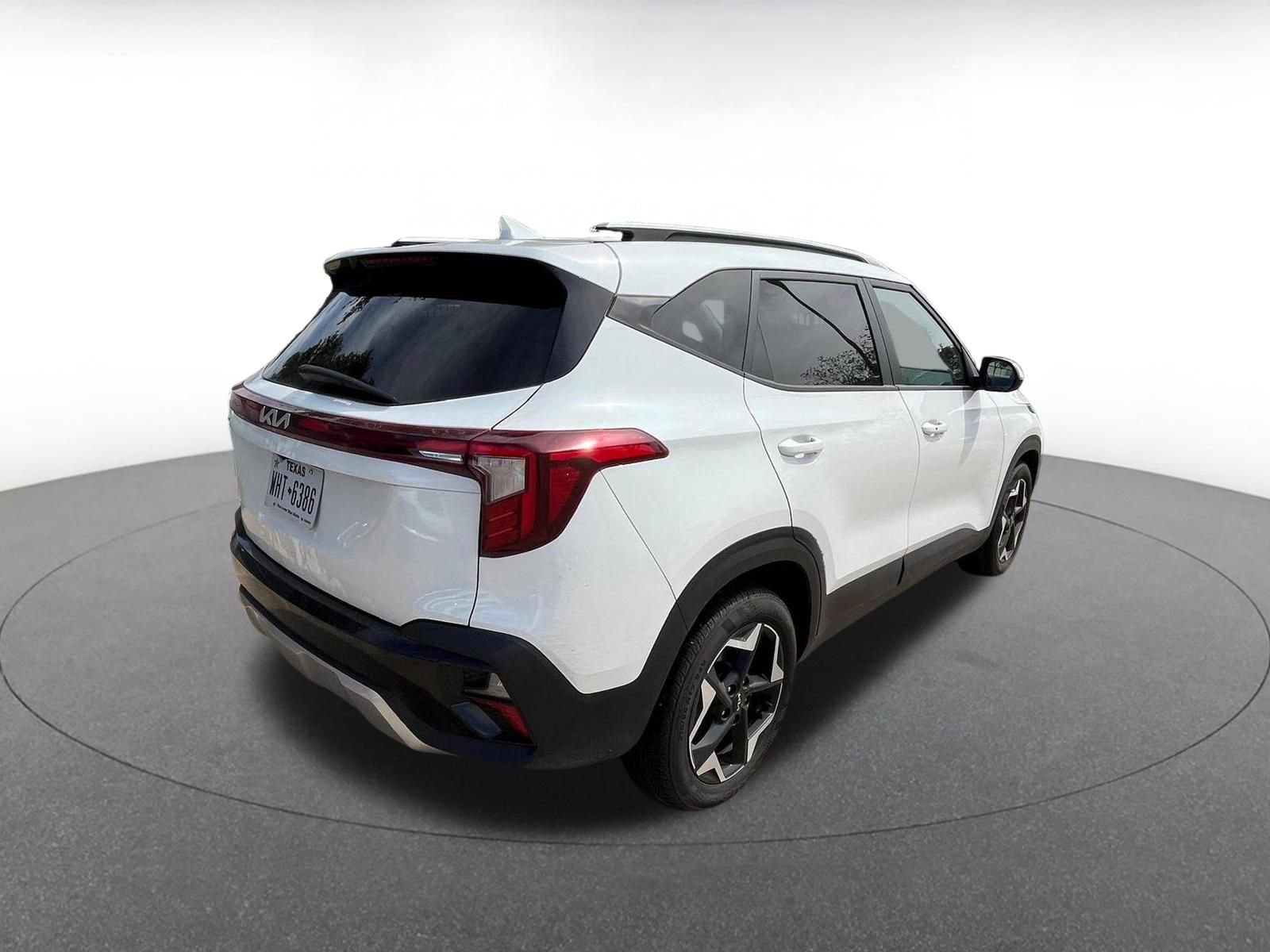 Used 2025 Kia Seltos S image 4