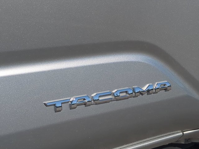 Certified 2025 Toyota Tacoma SR5 AWD/4WD image 13