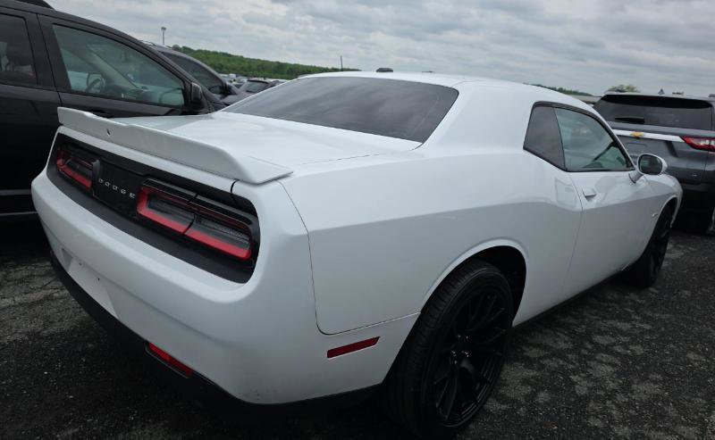 Used 2015 Dodge Challenger R/T w/ Quick Order Package 22B R/T RWD image 2