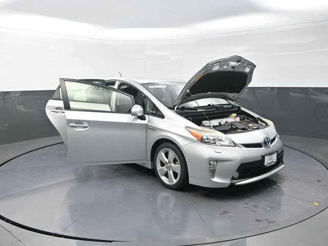 Used 2015 Toyota Prius Five FWD image 30
