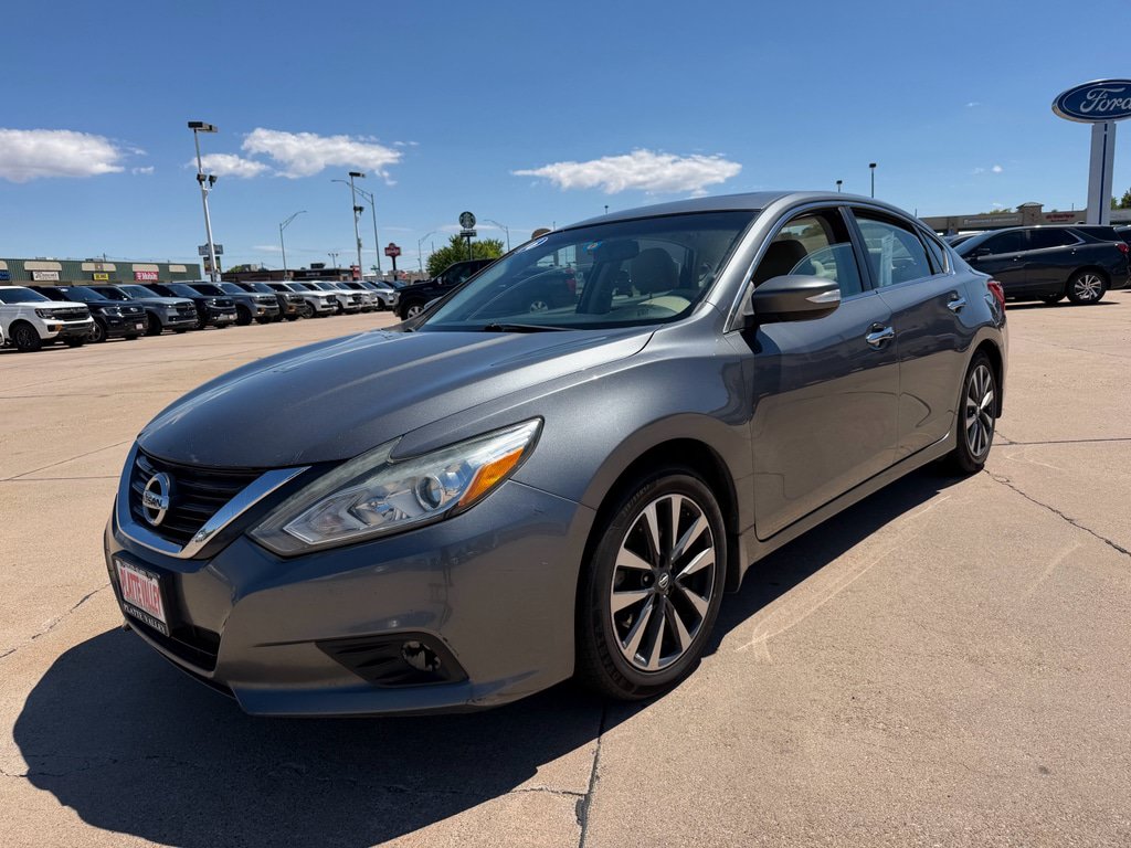 Used 2016 Nissan Altima 2.5 SV w/ Convenience Package FWD image 1