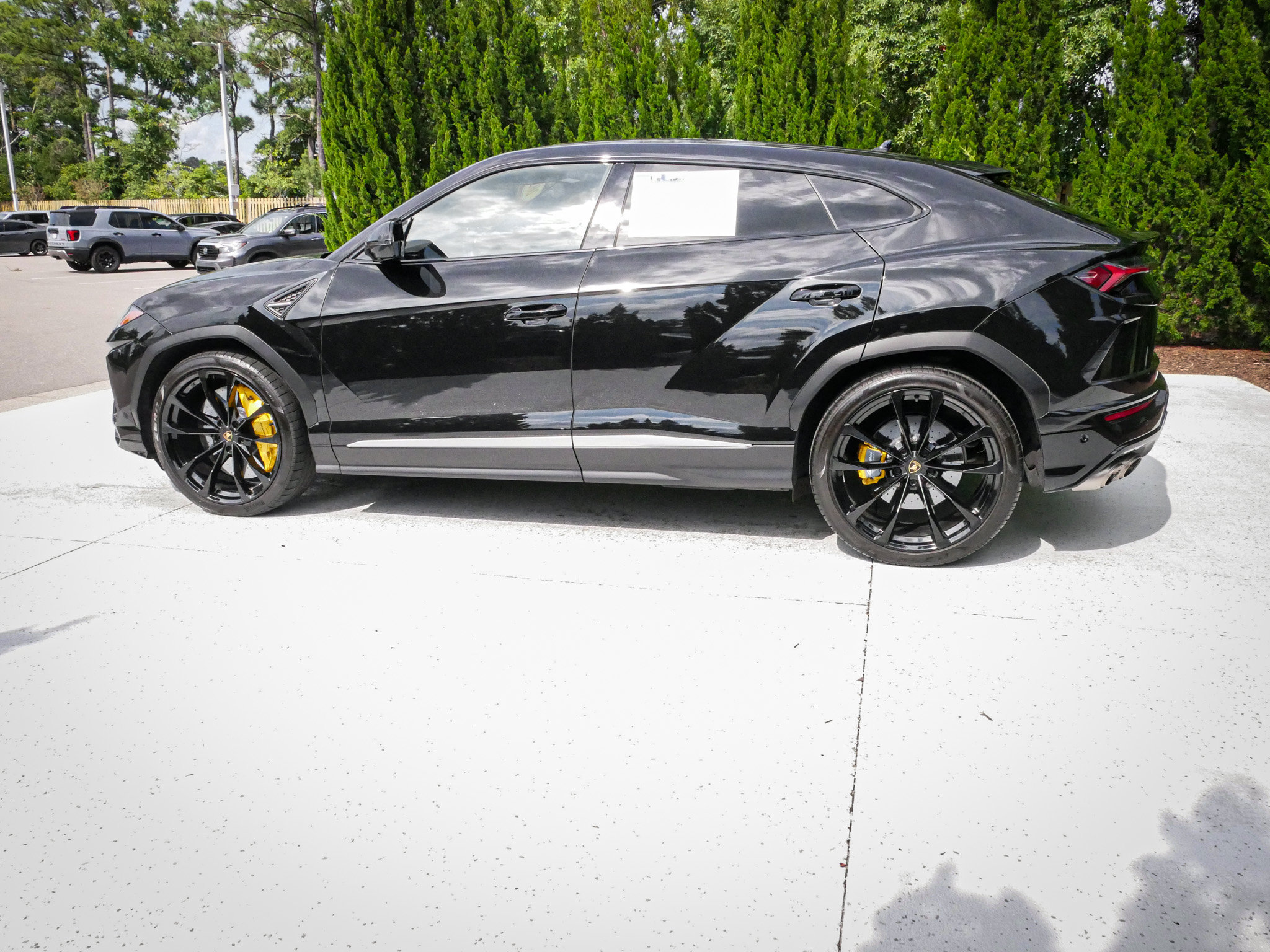 Used 2021 Lamborghini Urus AWD/4WD image 7