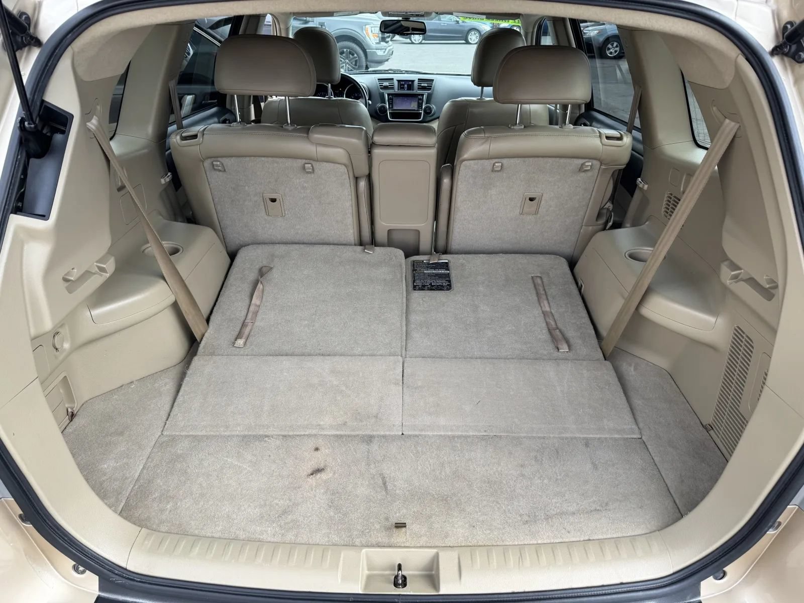 Used 2013 Toyota Highlander SE AWD/4WD image 32