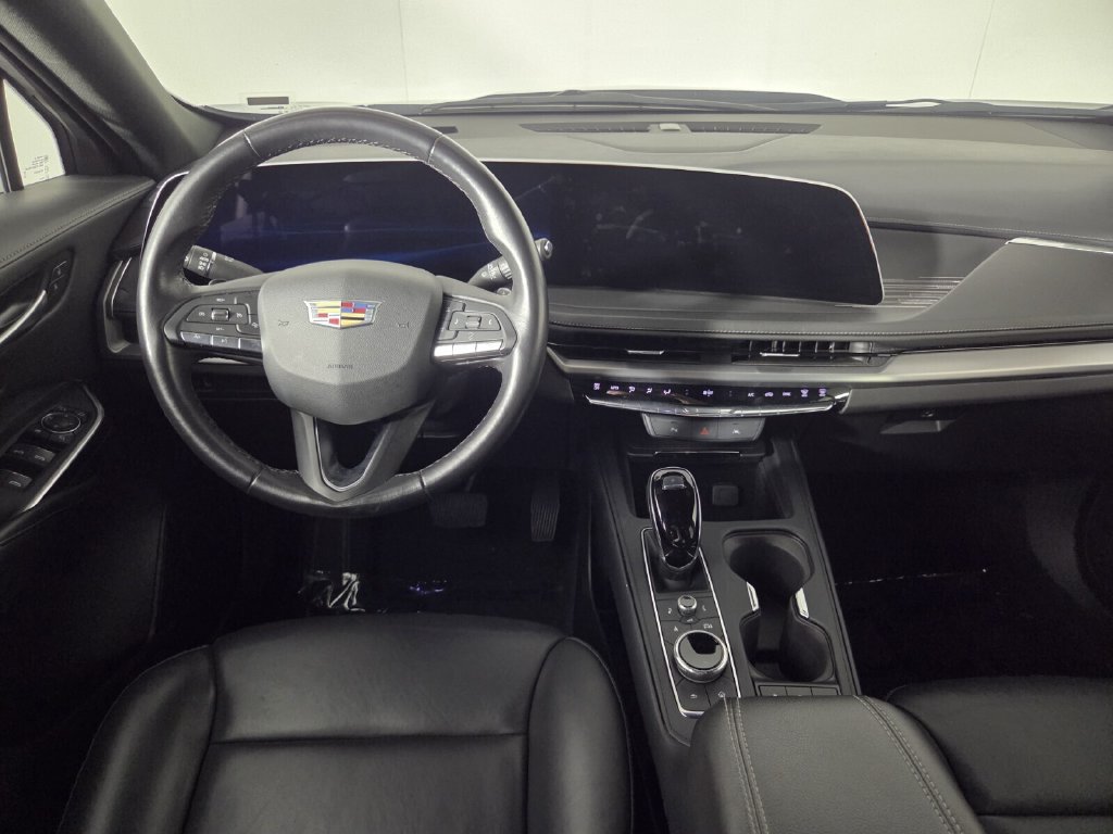 Used 2025 Cadillac XT4 Premium Luxury FWD image 25