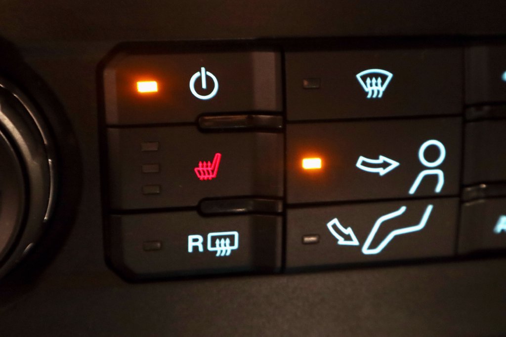 Used 2022 Ford F250 XLT w/ XLT Premium Package AWD/4WD image 5