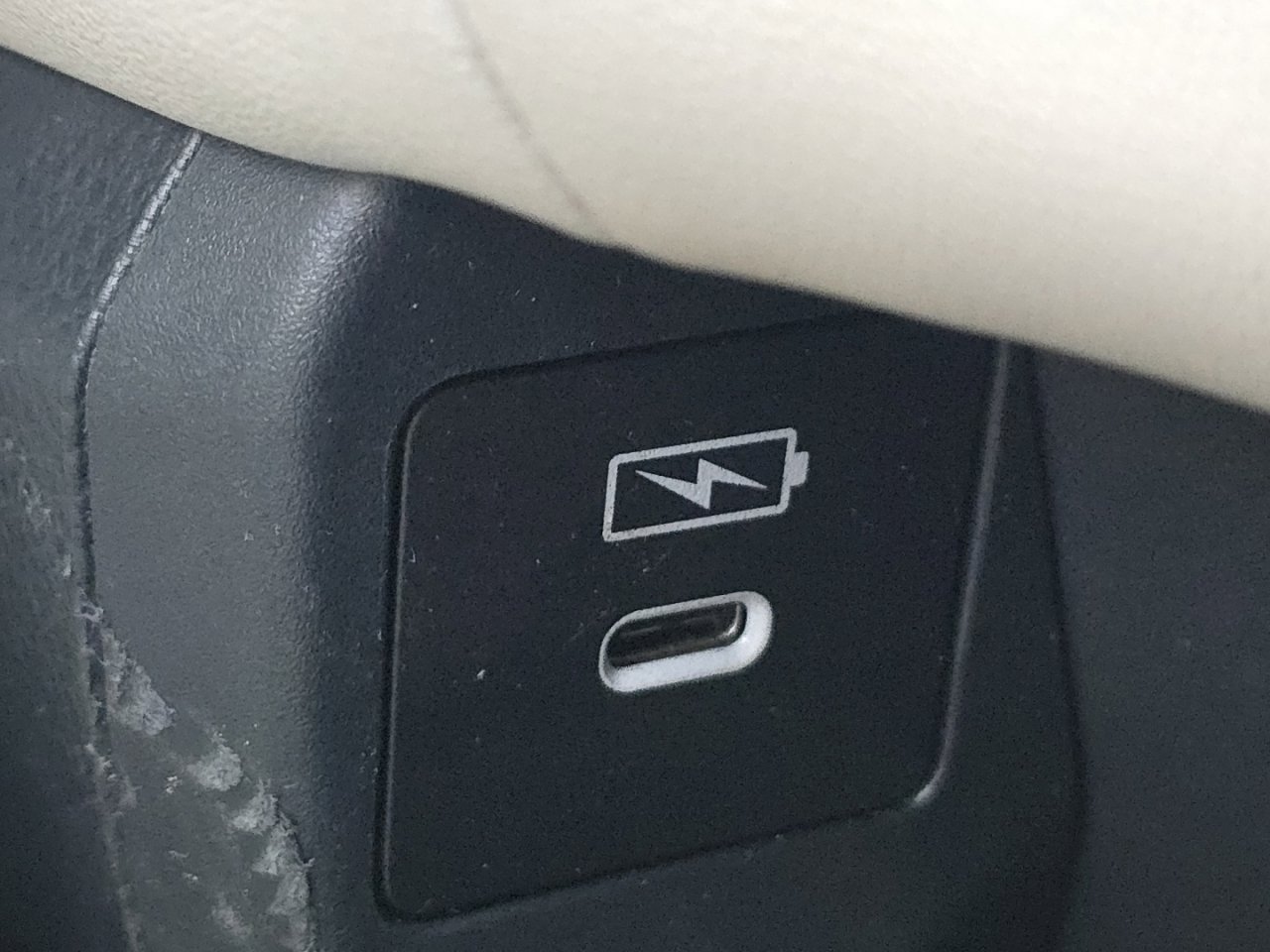 Certified 2025 Honda HR-V LX image 8