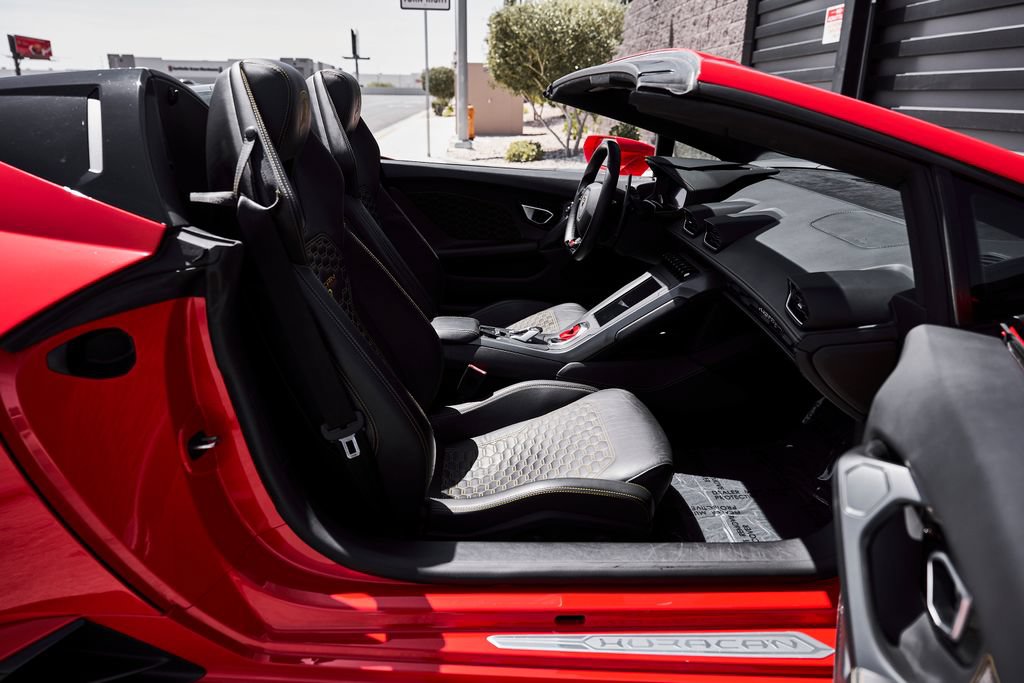 Used 2023 Lamborghini Huracan EVO RWD image 28