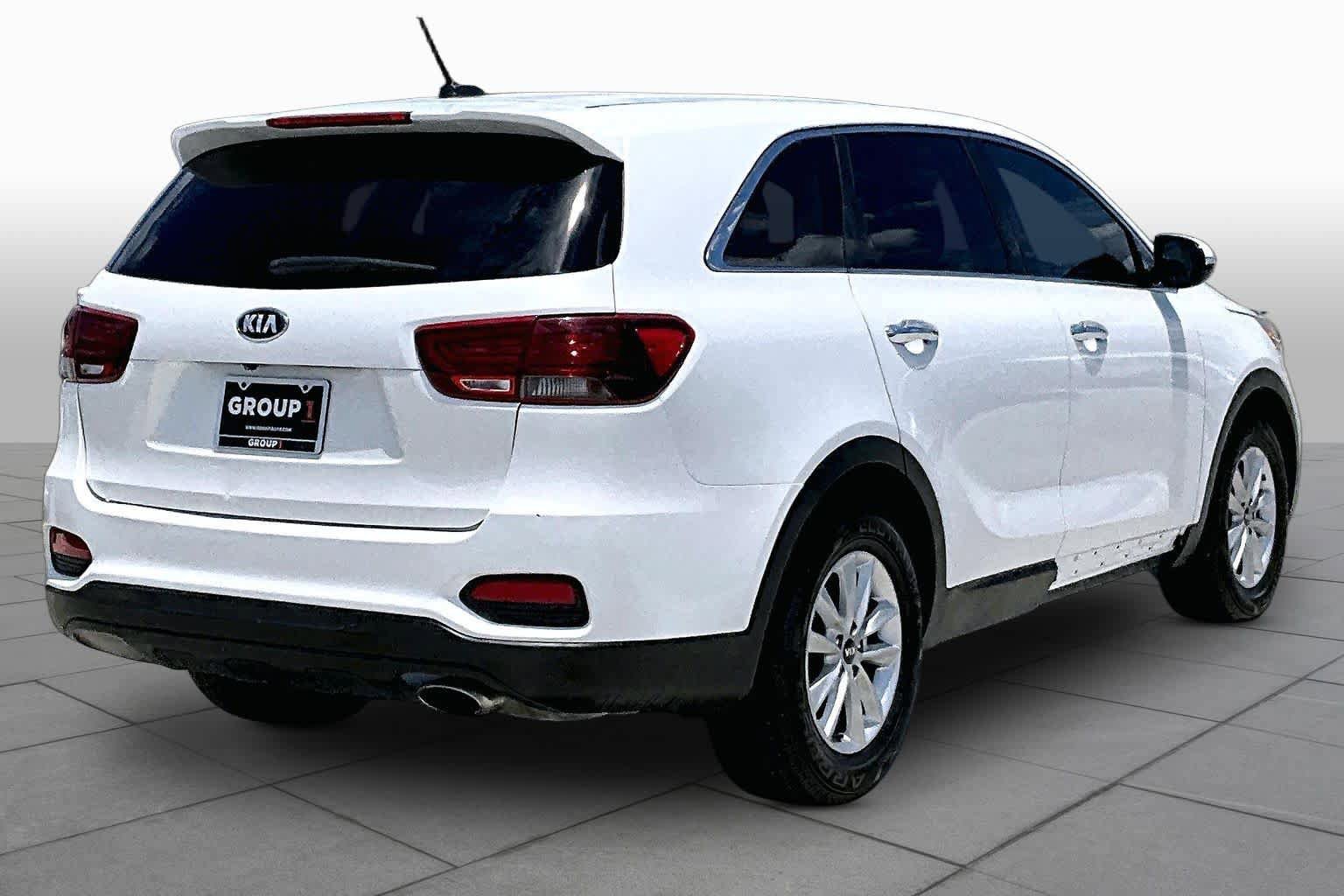Used 2019 Kia Sorento FWD V6 image 12