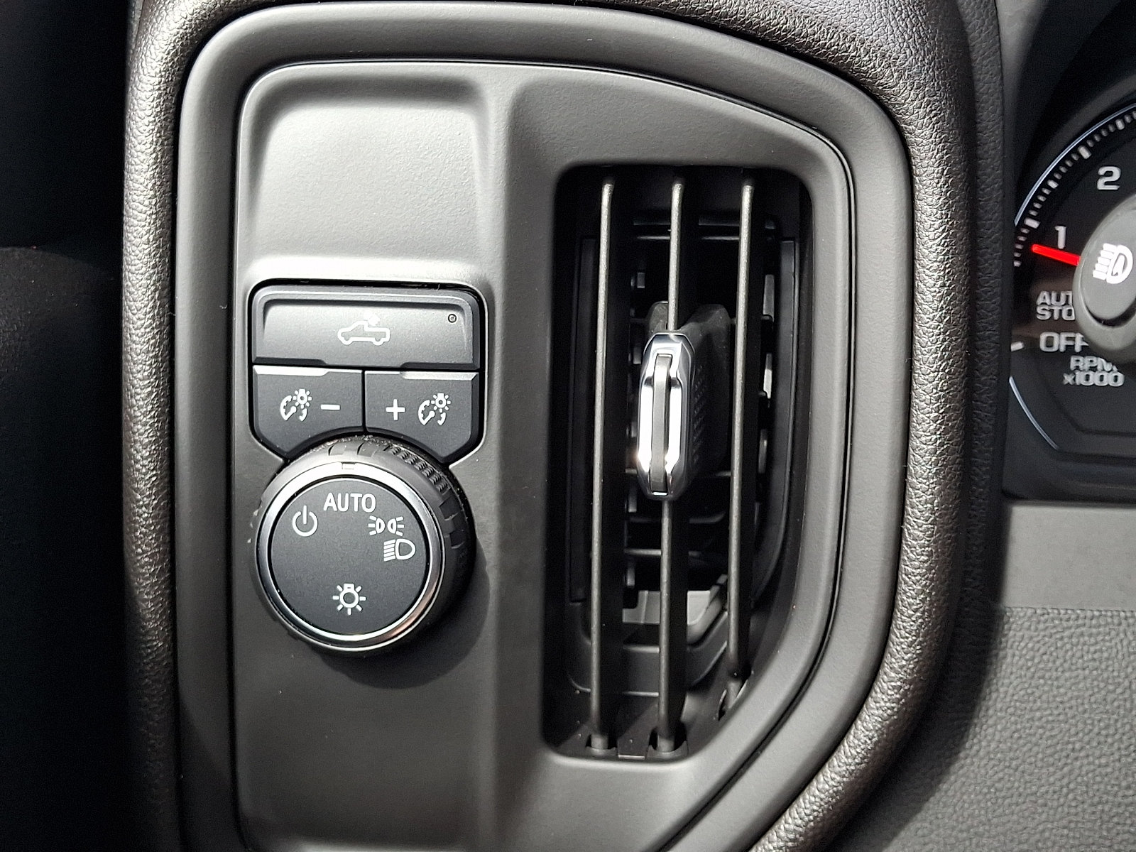 Used 2024 Chevrolet Silverado 1500 Custom RWD image 24