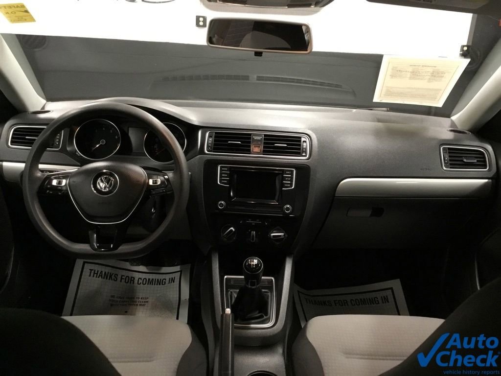 Used 2017 Volkswagen Jetta S w/ Jetta S Cold Weather Package image 26