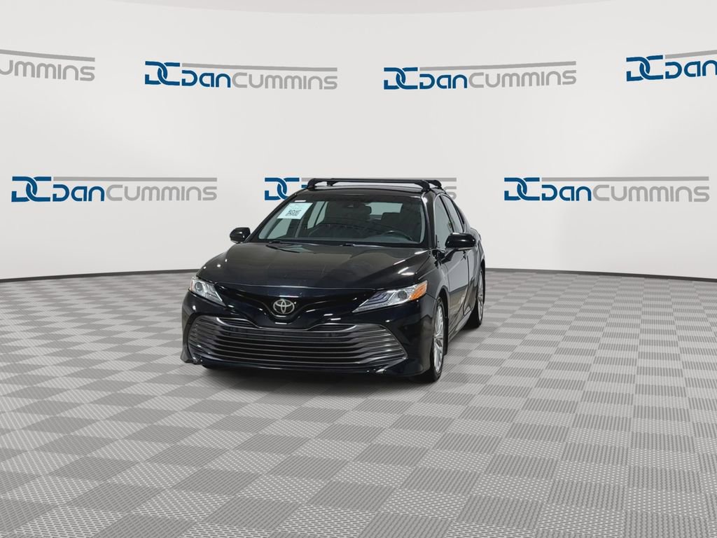 Used 2018 Toyota Camry XLE FWD image 4
