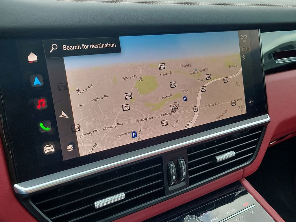 Used 2023 Porsche Cayenne Coupe image 17