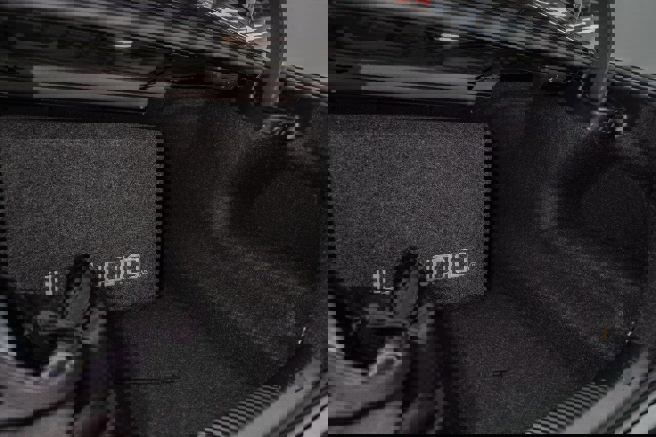 Used 2025 BMW M5 w/ Carbon Package image 37