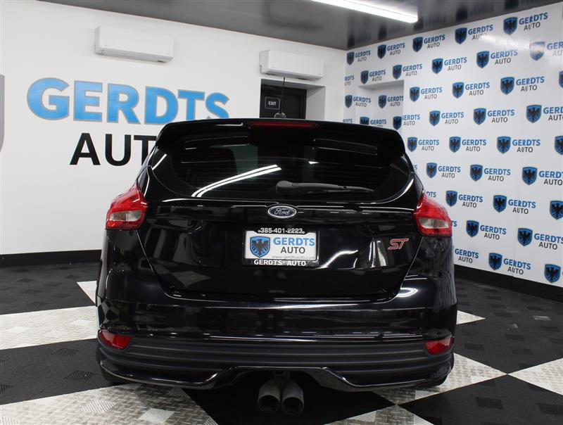 Used 2016 Ford Focus ST w/ Equipment Group 402A FWD image 3