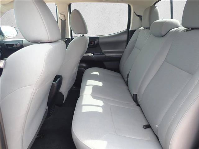 Used 2018 Toyota Tacoma SR5 AWD/4WD image 8