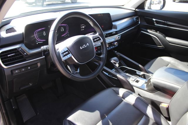Used 2024 Kia Telluride S w/ S Sunroof Package image 3
