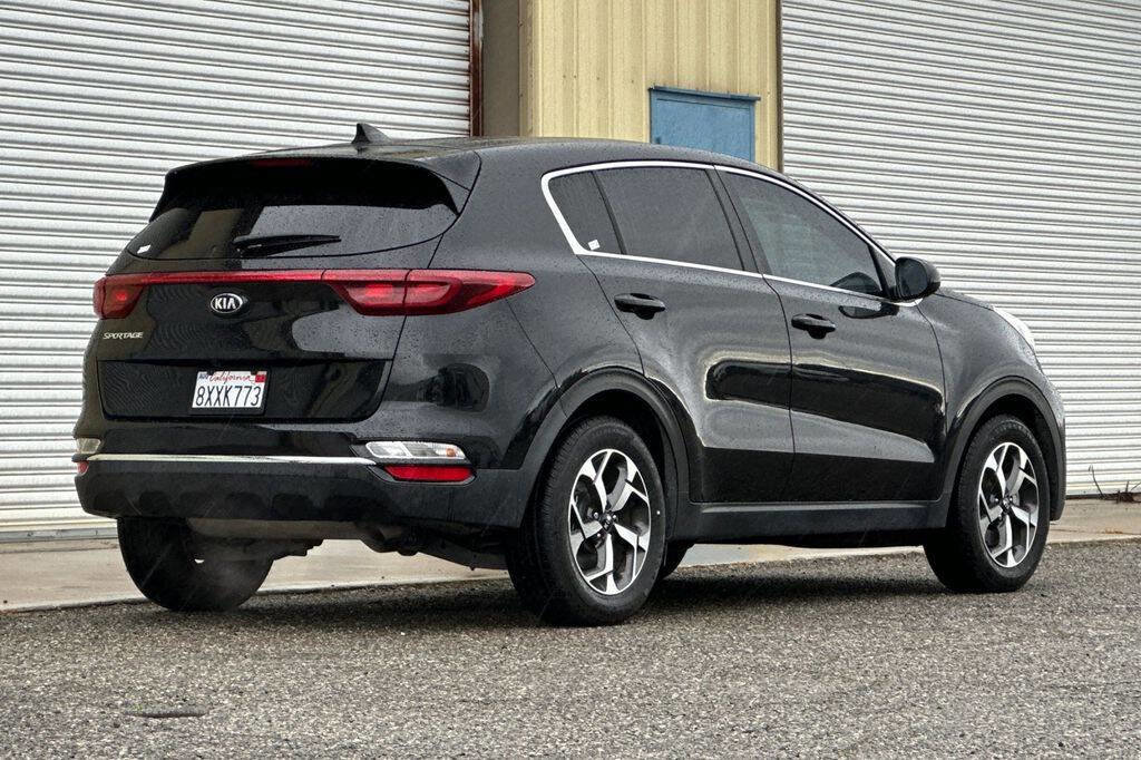Used 2022 Kia Sportage LX image 6