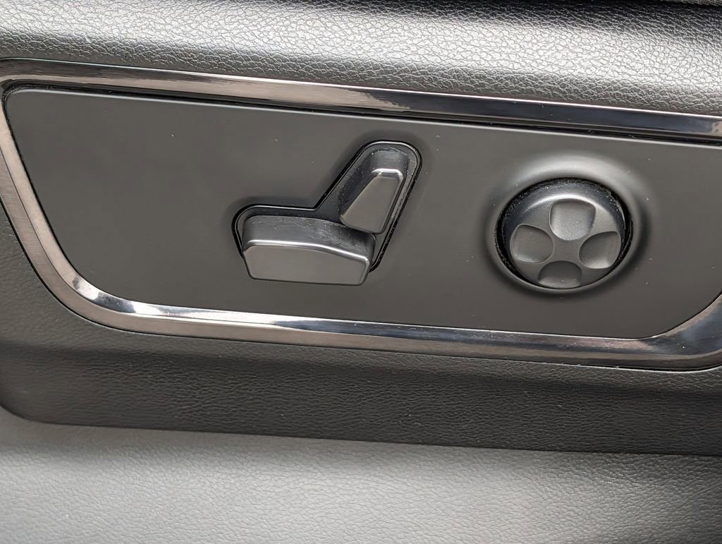Used 2023 RAM 1500 Limited w/ Body Color Bumper Group AWD/4WD image 25