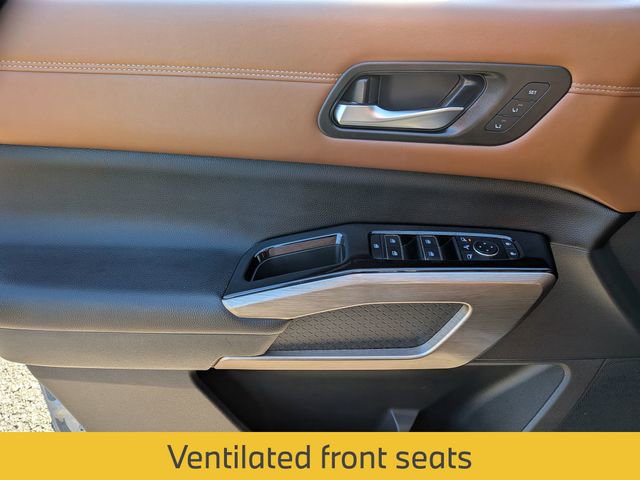 Used 2023 Nissan Pathfinder Platinum image 19