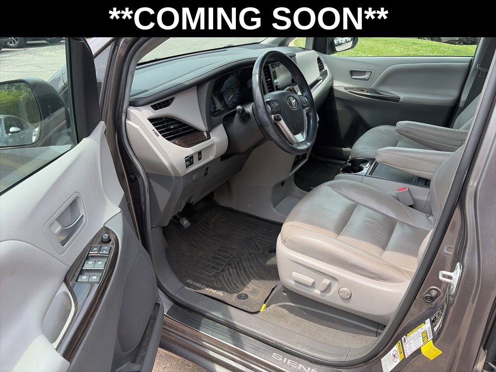 Used 2017 Toyota Sienna XLE FWD image 11