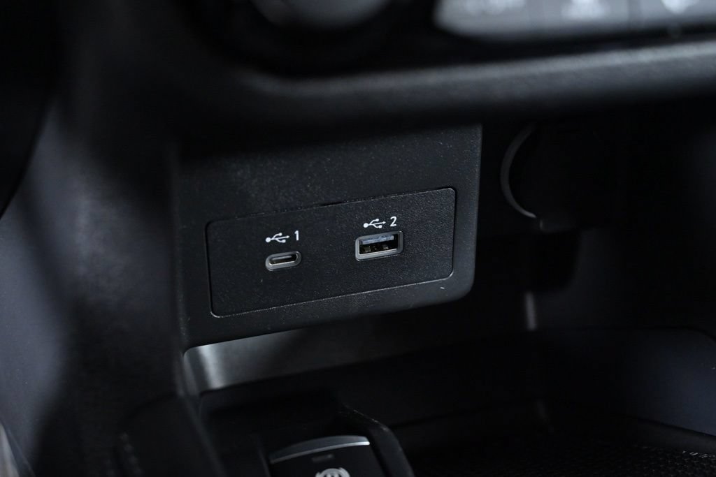 Certified 2022 Nissan Kicks SV FWD image 18
