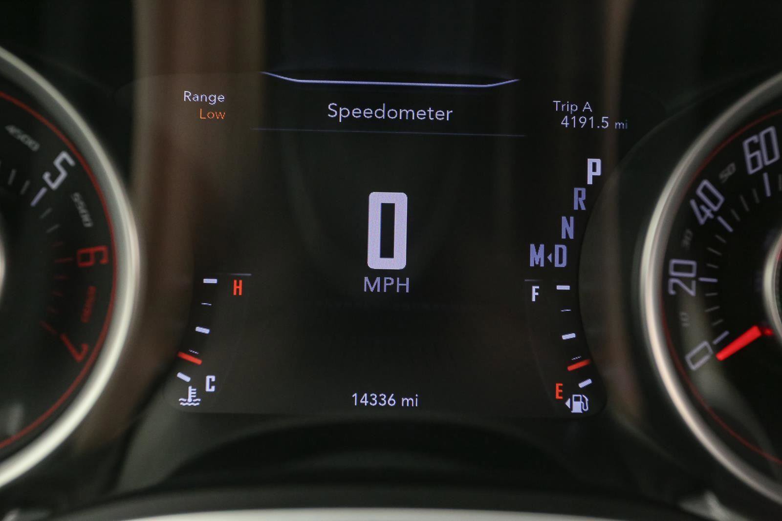 Used 2015 Dodge Challenger R/T Plus image 37