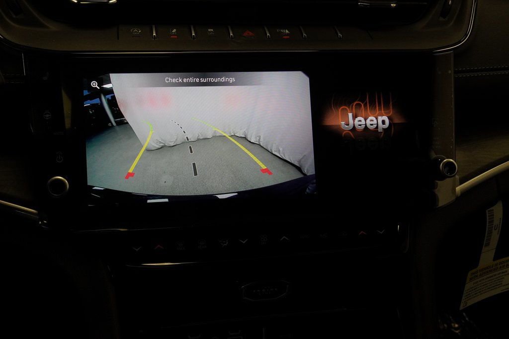 New 2026 Jeep Grand Cherokee Altitude image 22