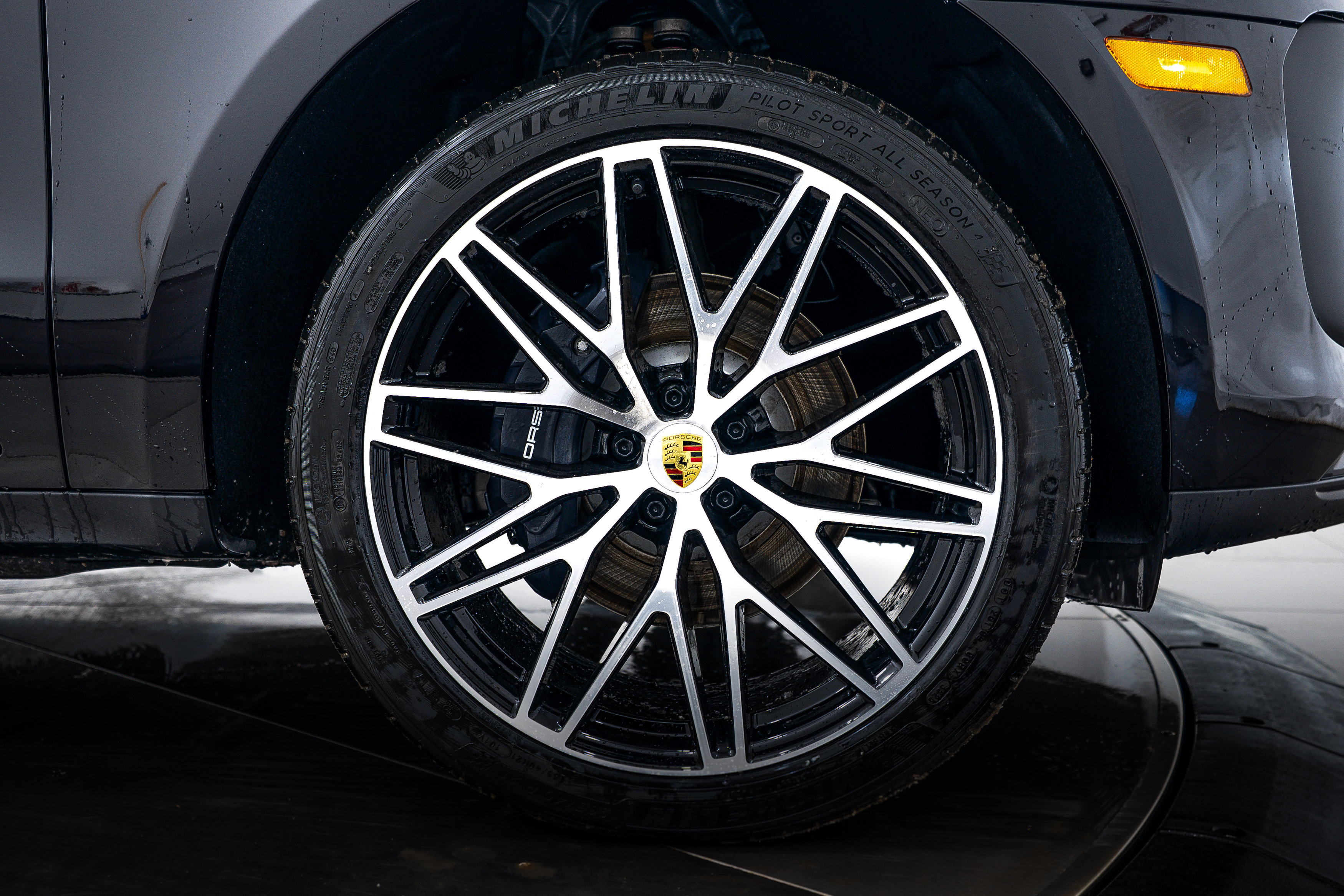 Certified 2026 Porsche Macan AWD/4WD image 11