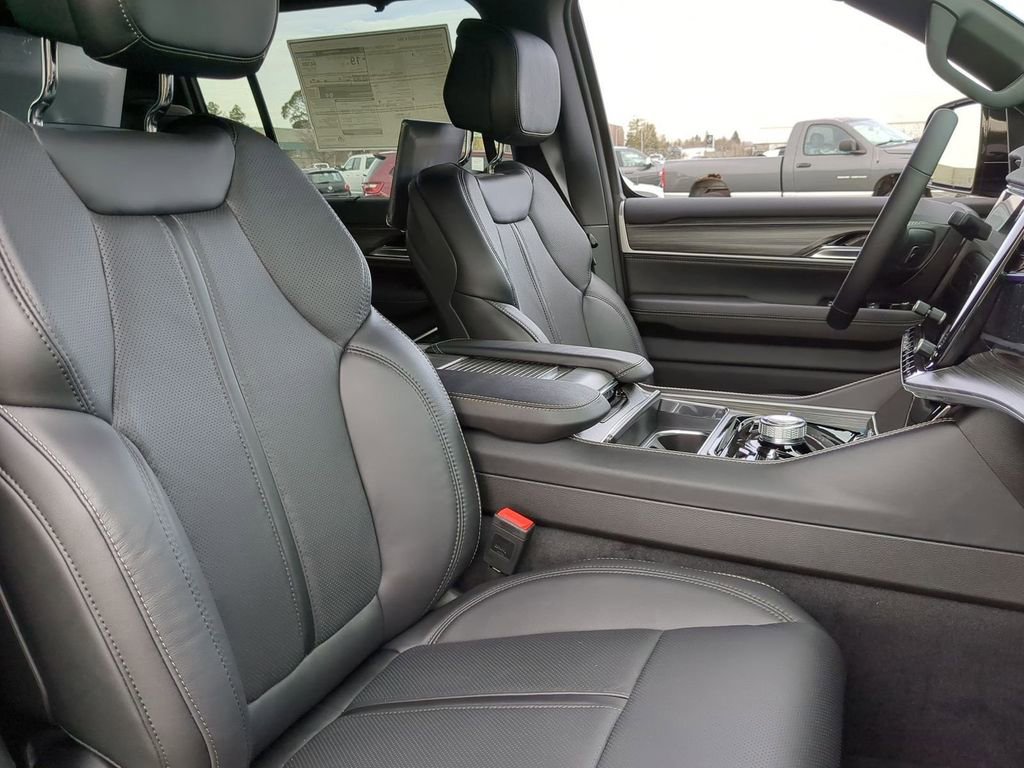 New 2024 Jeep Wagoneer Series II w/ Convenience Group I image 8